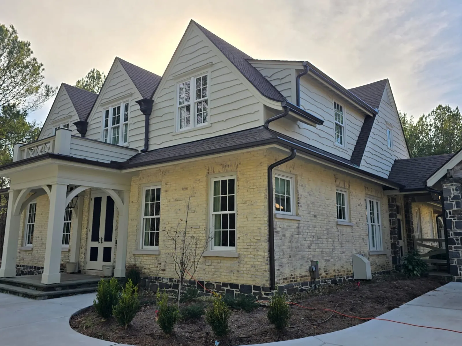 Best Gutter Solutions for Homes in Byhalia, MS