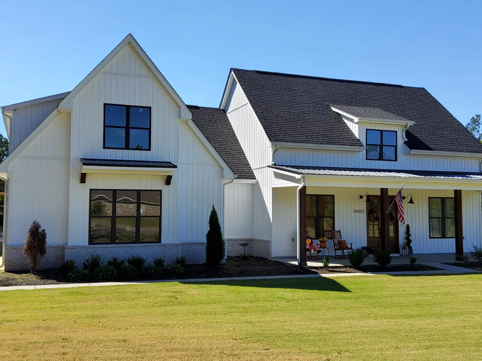 Why Seamless Gutters Are Ideal for Modern Homes