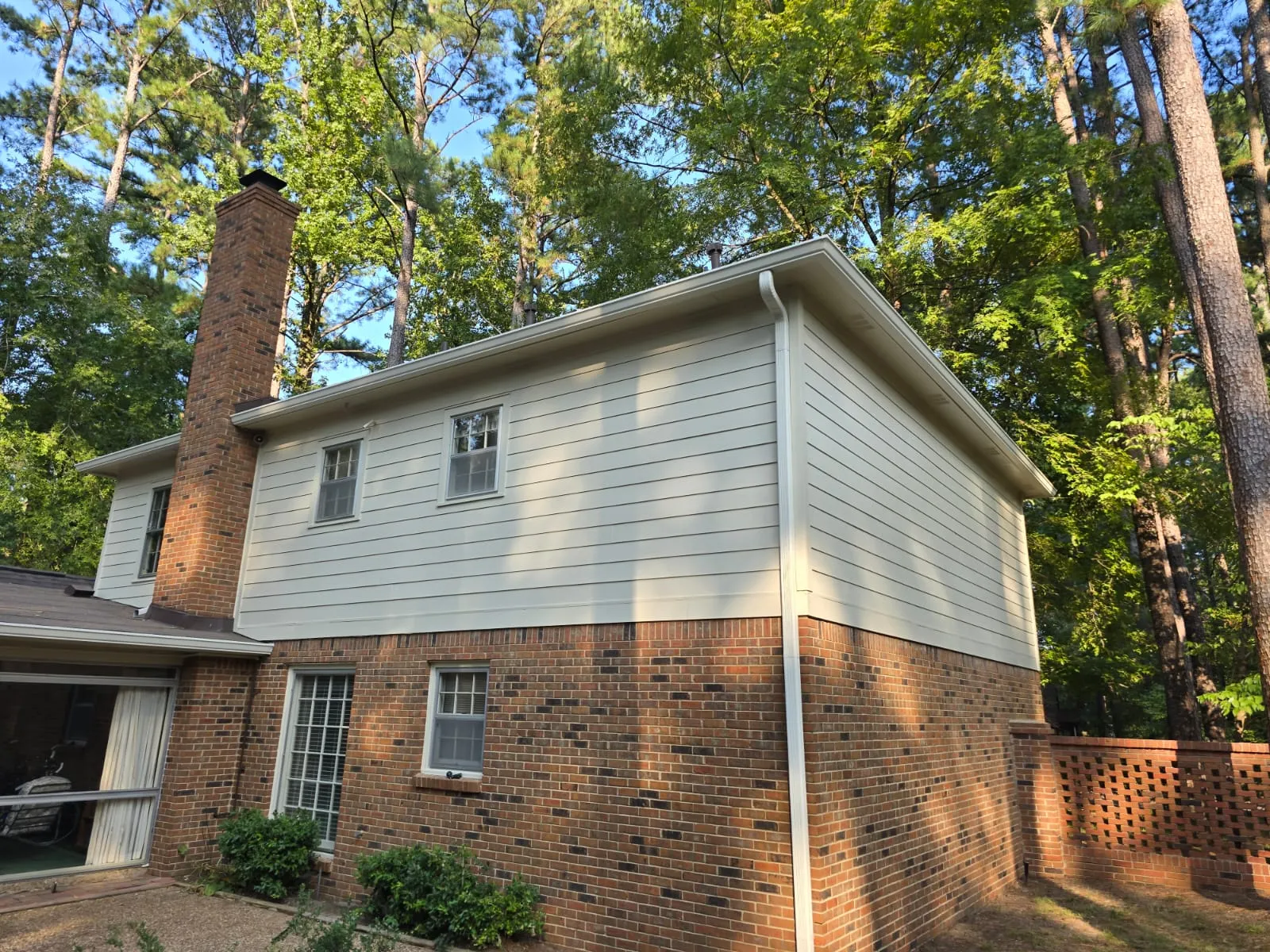 Replacing Damaged Siding to Restore Your Home’s Exterior in Byhalia, MS